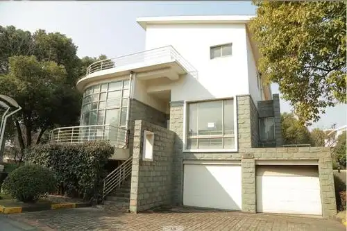 【第二次拍卖】上海市松江区泗泾镇泗陈公路388弄46号,云顶别墅