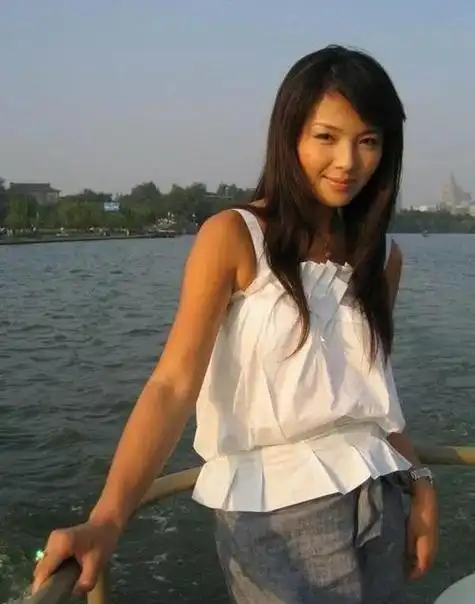 "中年少妇"刘涛:结婚后对王珂言听计从,用前途赌王珂不会变心