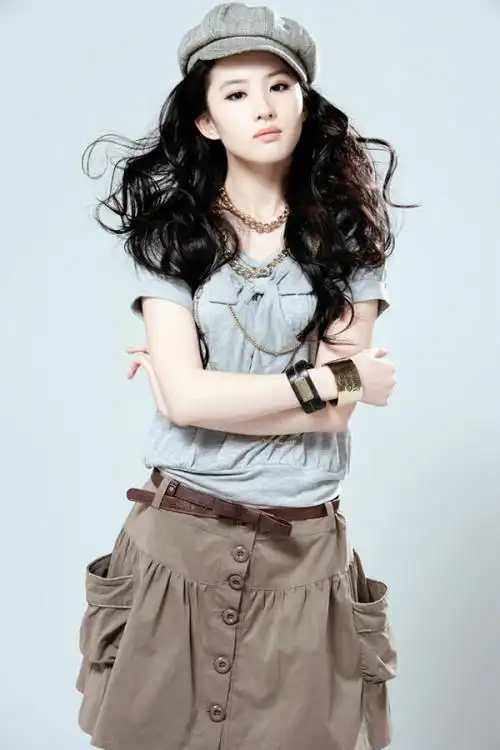 【老派的优雅61刘亦菲】(造型一)2008年1月 《北京青年周刊》