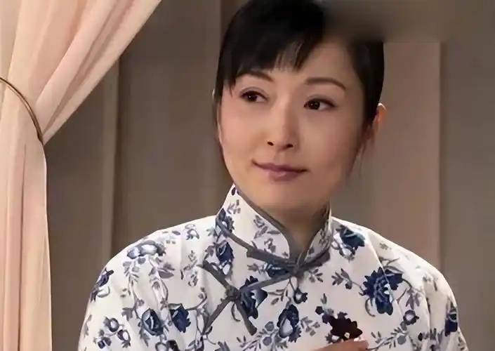 "苦情戏女王"张玉嬿近况,56岁气质好,至今未婚与老母相依作伴_谢祖武