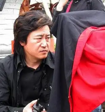 赵宝刚个人资料(小学毕业的赵宝刚)_柘城网