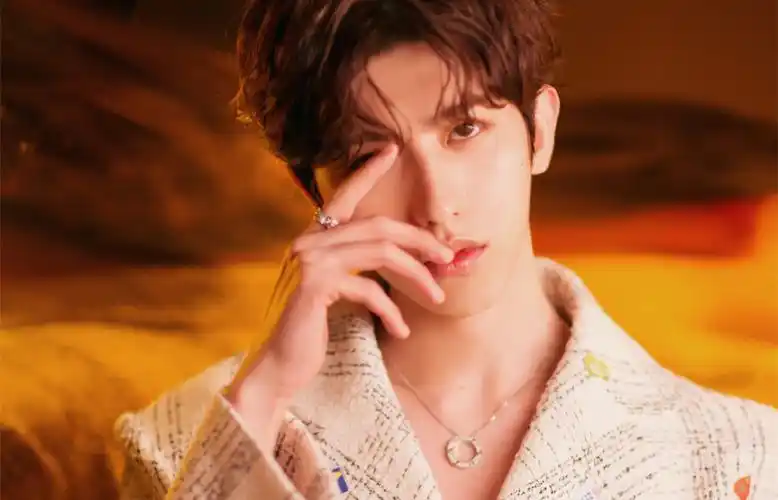 超帅蔡徐坤最新壁纸_情人节的帅气偶像