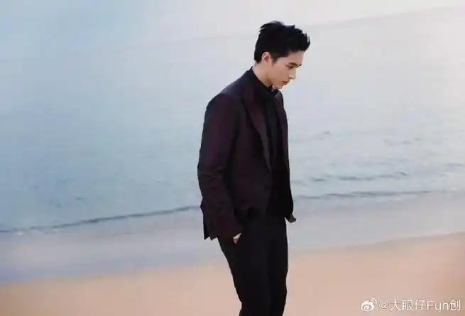 许魏洲短片圣塞电影节首映#@许魏洲zz在圣塞巴斯蒂安的海边大片来啦