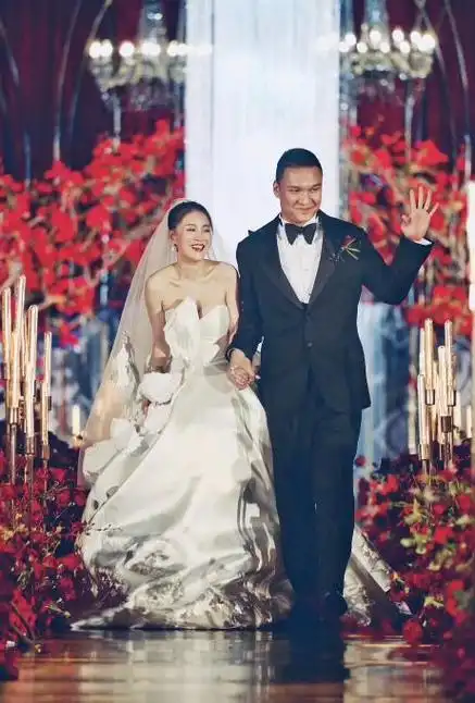 好声音没夺冠却转身嫁爱奇艺总裁34岁的她终成人生赢家