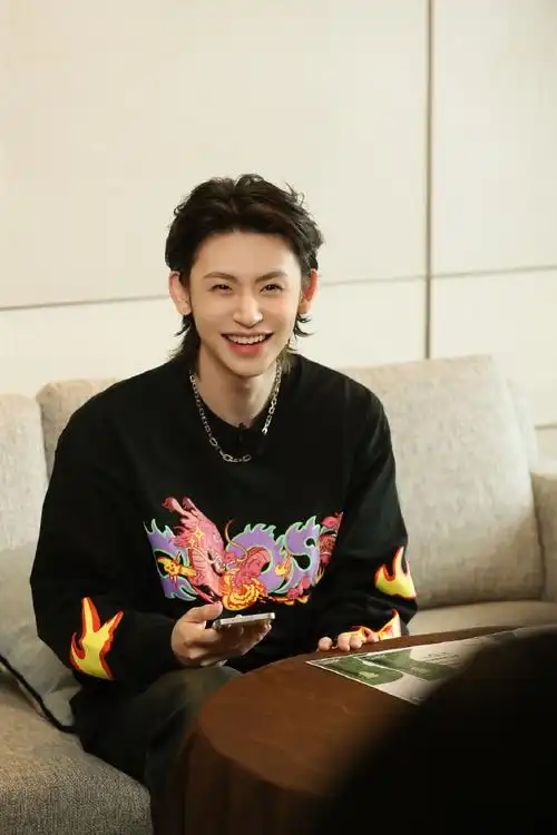 小鬼-王琳凯lilghost工作室