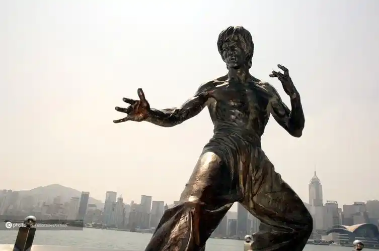 香港星光大道李小龙铜像