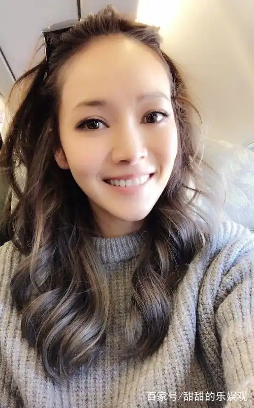 40岁侯佩岑生活近照,素颜白皙身材好,为给小儿子治病代言广告