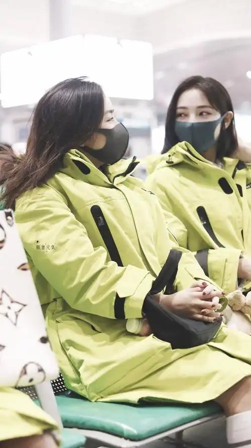 她们这么早就认识了嘛 我还以为不熟 许佳琪安崎