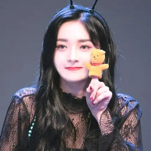 周洁琼头像/by沈灿阳