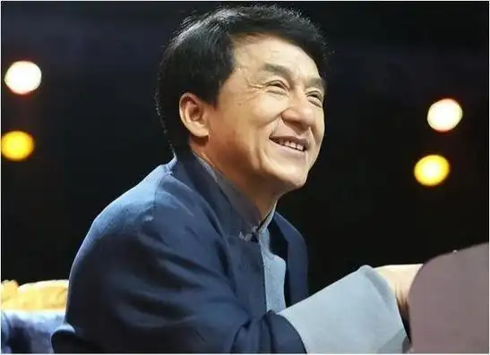 低调而又出乎意料细想70岁成龙的资产才知道什么叫人生赢家