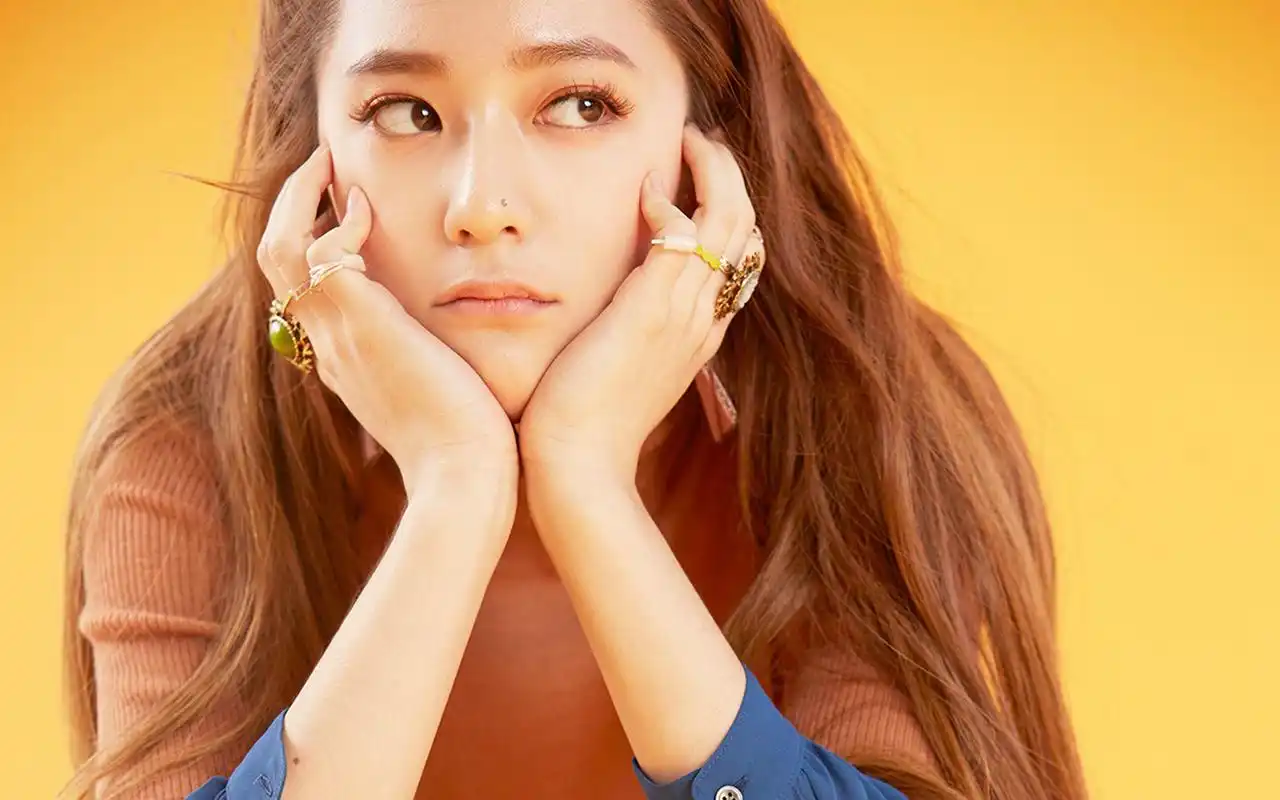 韩国女星郑秀晶时尚写真桌面壁纸