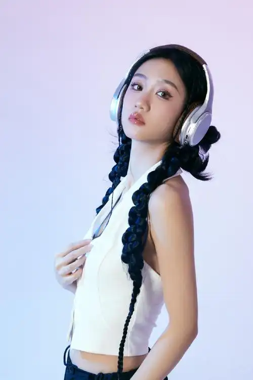 上一点千禧年代风格实现未来与复古的碰撞7878#写真##心情日记