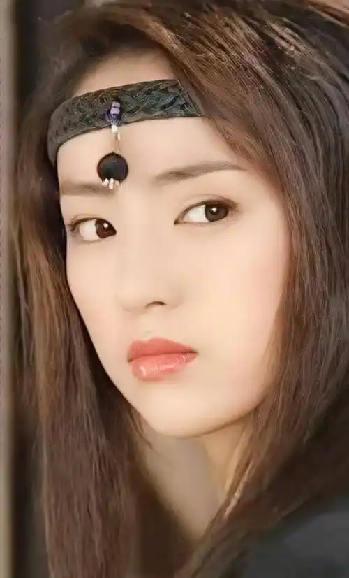 董璇被拍和年轻男子举止亲密,时隔4年她终走出离婚阴霾_高云翔_电视剧