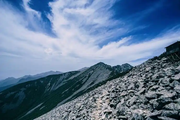 大美秦岭最高峰