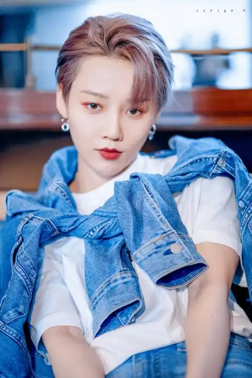 刘雨昕ck内衣代言人