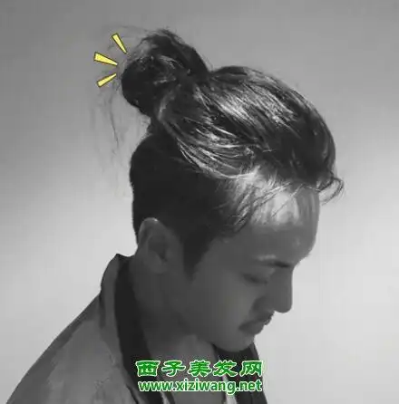 男生绑辫子发型叫什么 男生绑辫子发型效果图