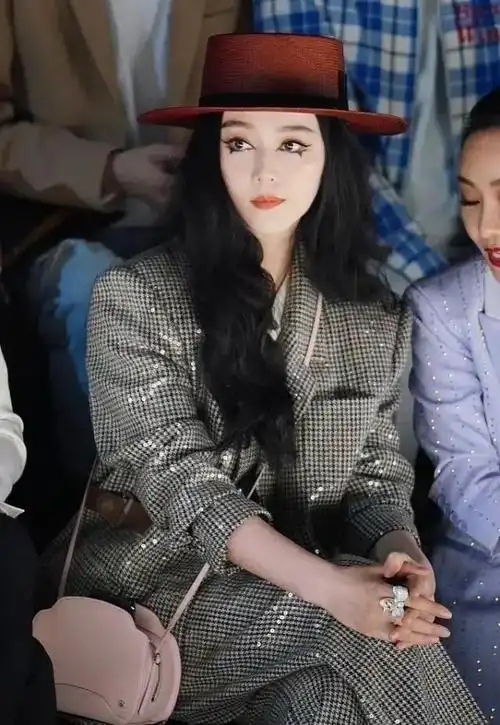 范冰冰李晨复合下月或举行订婚典礼