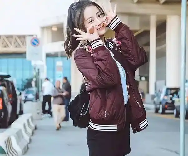 迪丽热巴时尚穿搭盘点,一秒get女神气质!_造型_魅力_颜色