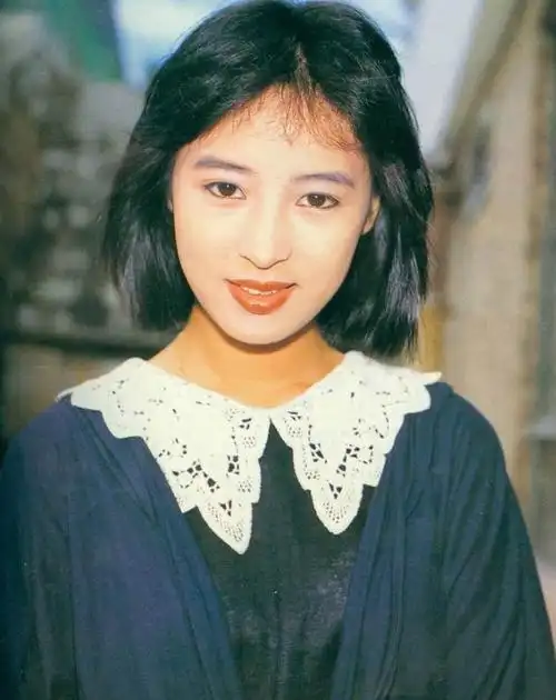 吴启华前女友黎美娴太娇嫩,年轻时堪称玉女,穿出摩登女郎的样子