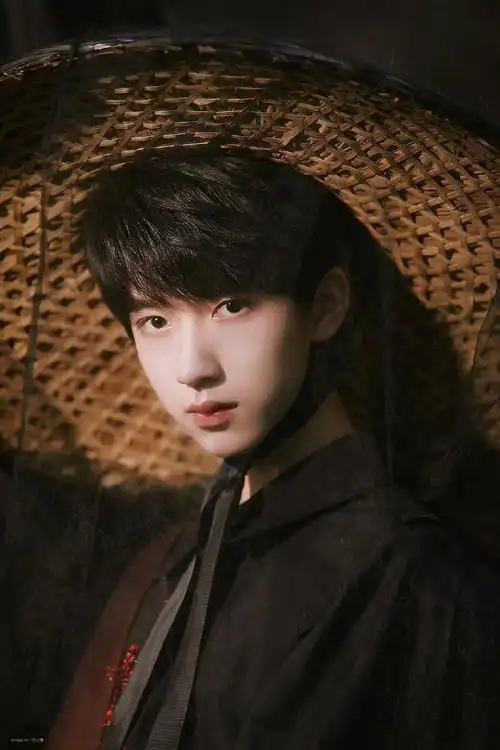 贺峻霖《侠》古装造型公布,你对他的这身造型如何评价? - 知乎