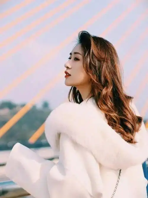 如何拍照好看女生通用拍照姿势学好这15个就够了