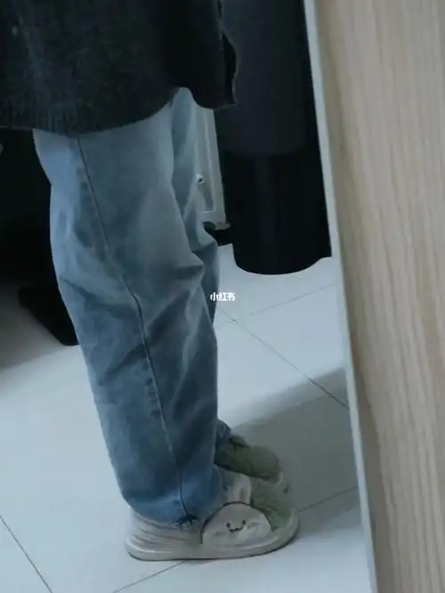 这样了能否赞助女大学生一条不鼓包的牛仔裤#牛仔裤  #膝盖内侧鼓包