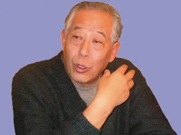 演员文兴宇一天两三包烟患癌去世15年遗孀的坚持让人泪目