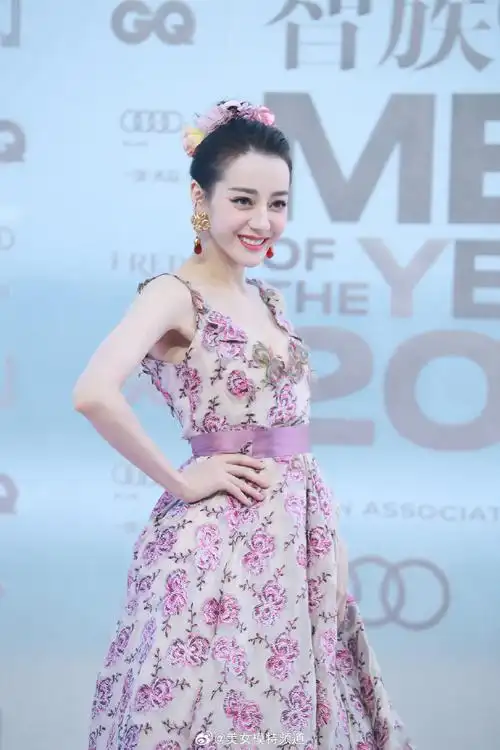 迪丽热巴盛典红毯现场