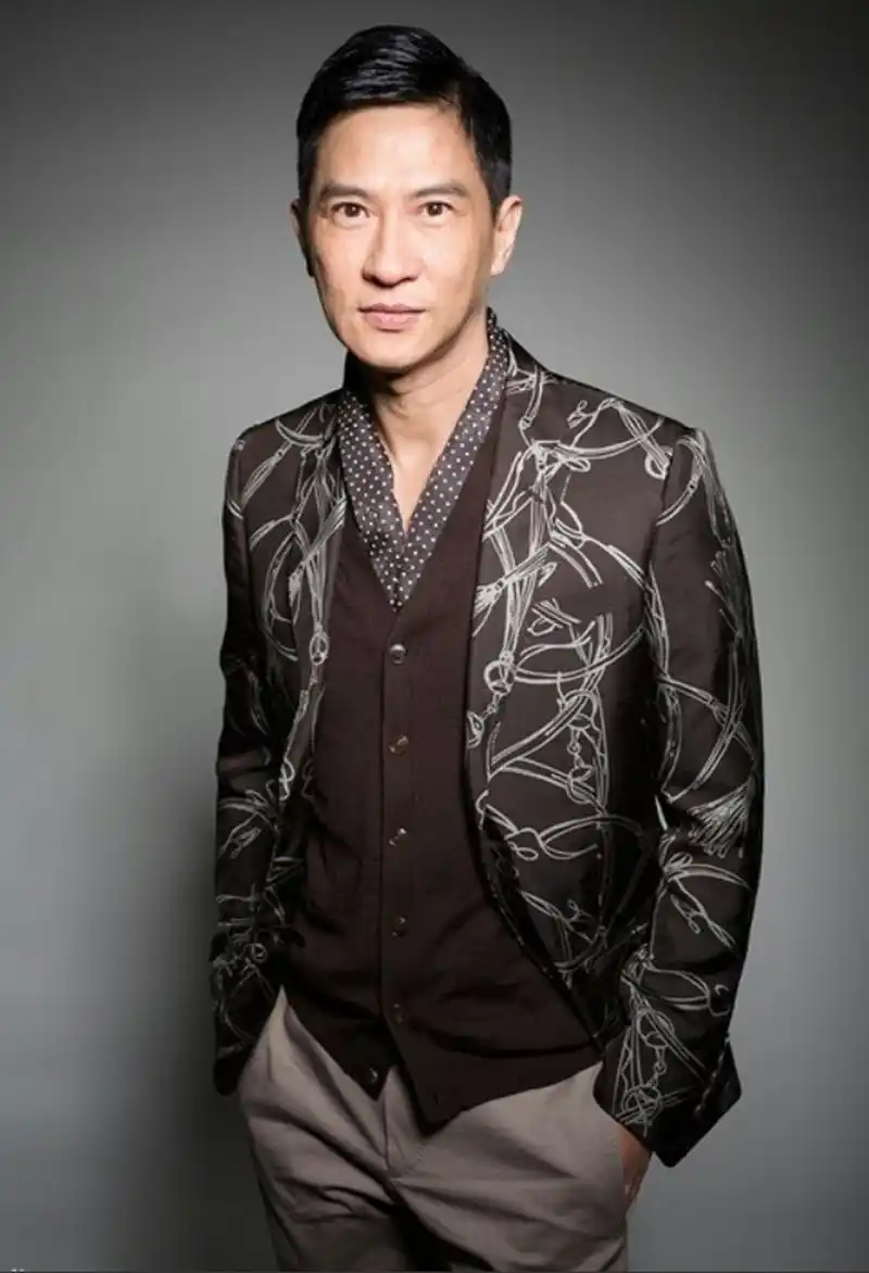 杨紫问张家辉要联系方式,张家辉回答说:"可以,你到香港去找刘德华