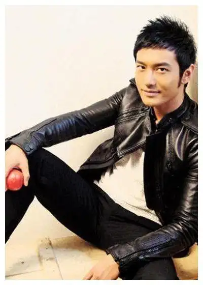 黄晓明暴瘦后身体出状况了,肠胃不适还偶尔心悸,还是不要乱减肥__财经