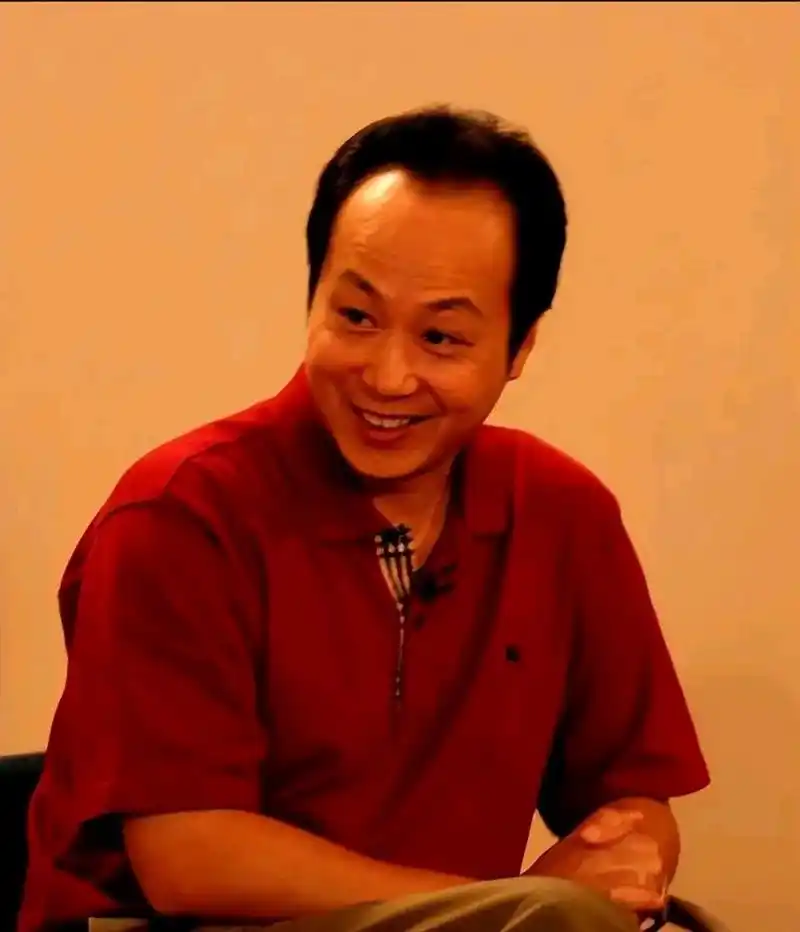 罗京是著名的主持人,他所主持的《新闻联播》陪伴了无数人的青春,可天