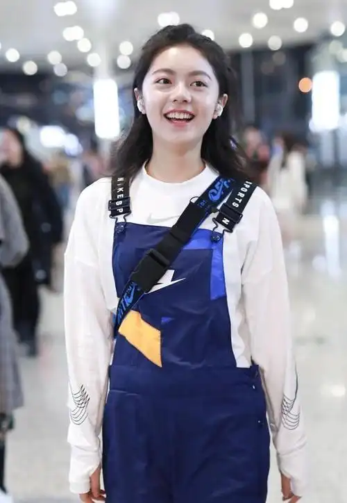 赵今麦的颜值清秀还耐看笑起来真迷人