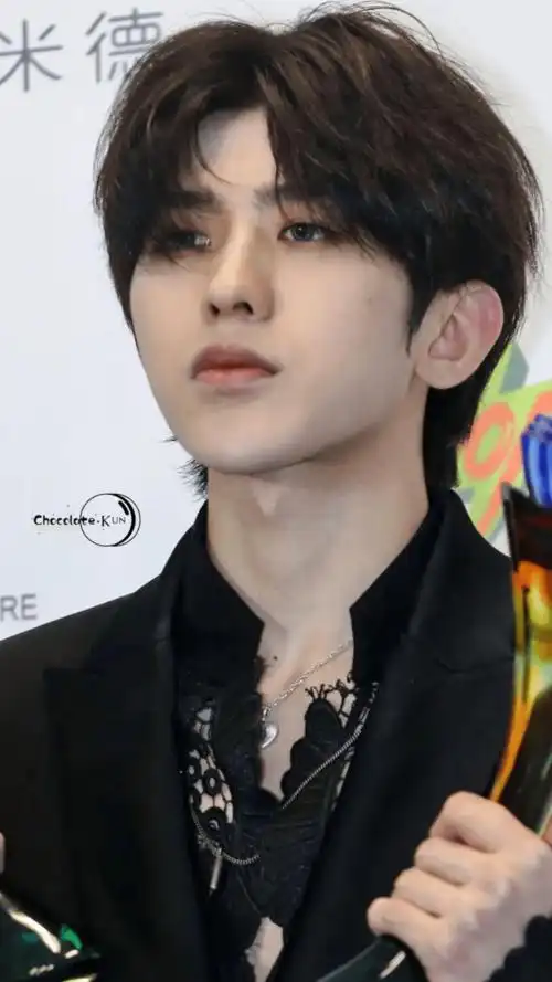 蔡徐坤生图合集