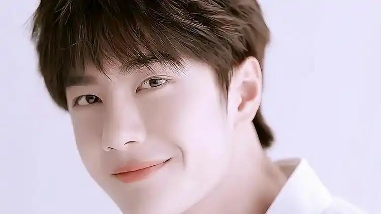 王一博的笑容究竟多迷人?确认过眼神,心动了吗?