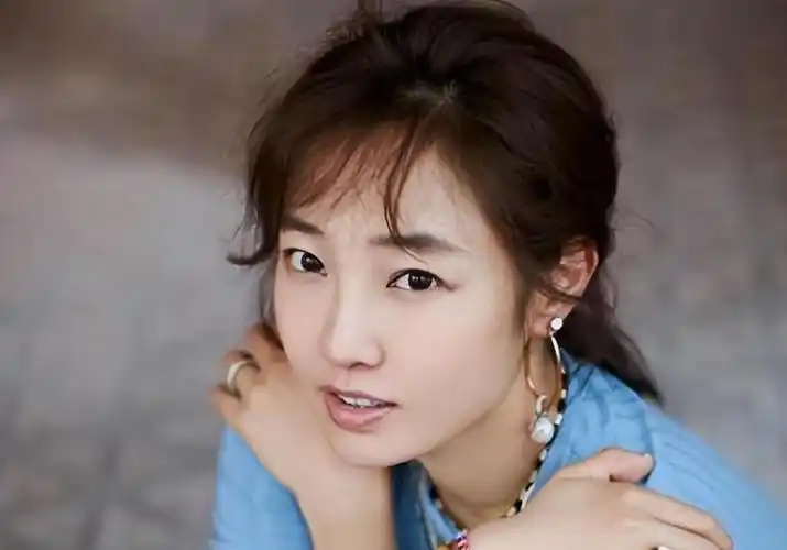 5位婚内出轨女明星,李小璐董洁事业一落千丈,唯独她风生水起__财经