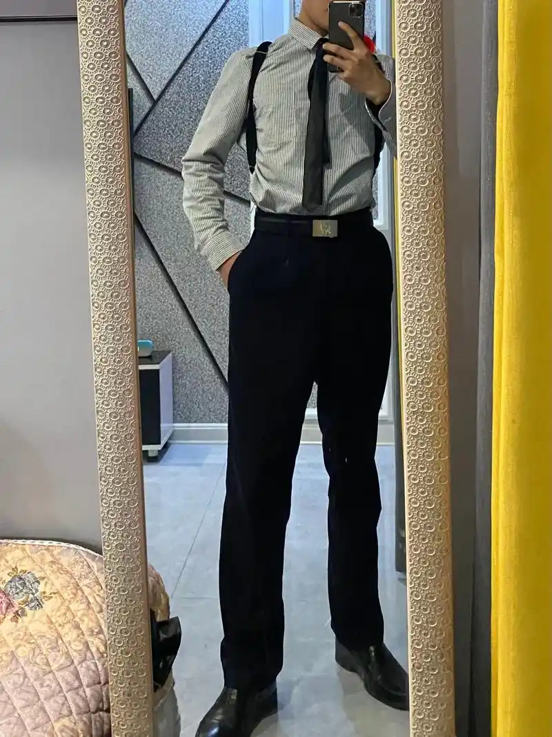 西装暴徒 #大叔 妹妹你还小,喜欢帅哥和腹肌,等你长大就知 - 抖音