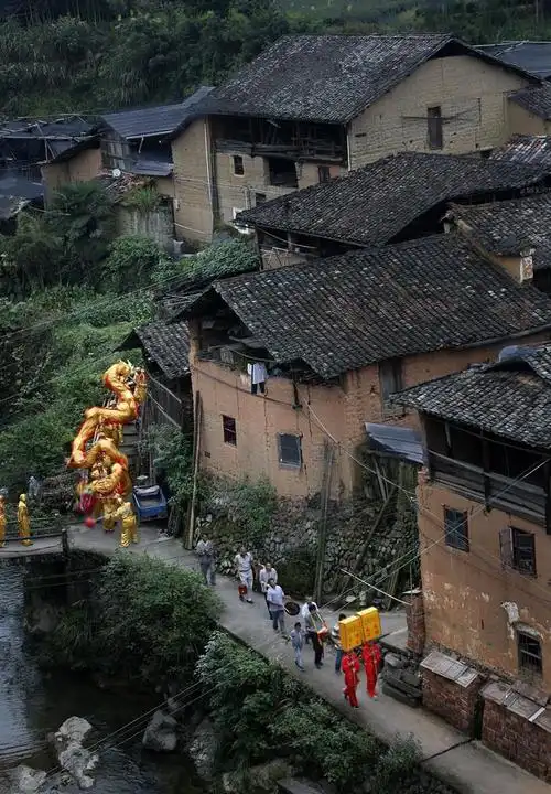 上一页 下一页 作品名称: 龙舞山村  作品描述: 松阳县玉岩镇玉岩村