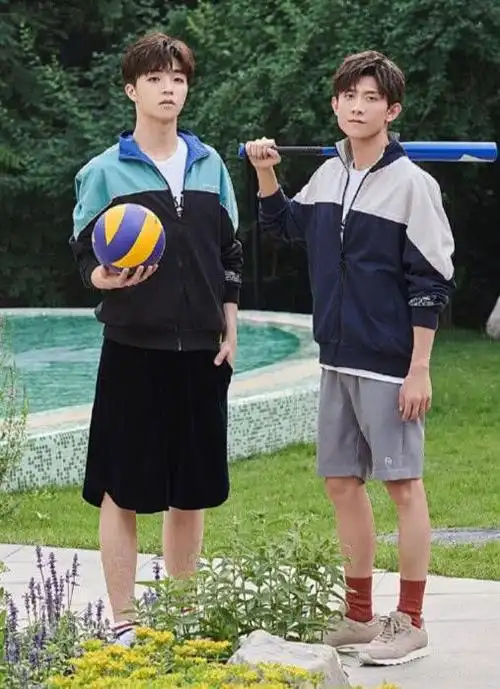 张一山官方身高176陈立农185两人站一起时网友炸锅了