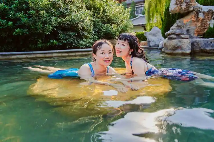 温泉泳装秀,淄博市旗袍协会年度游之二