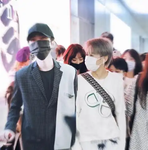 97热搜97:#蔡徐坤刘雨昕公开恋.