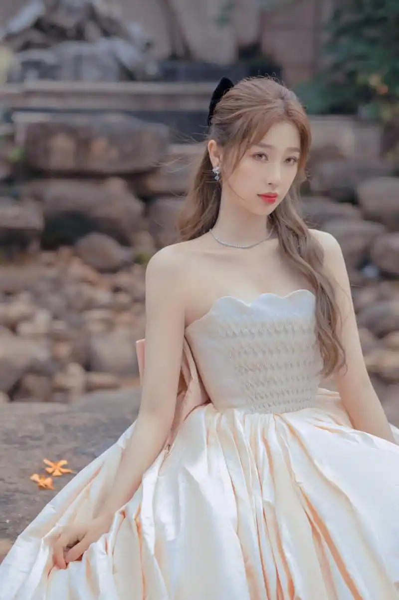 明星图集:甜美公主虞书欣