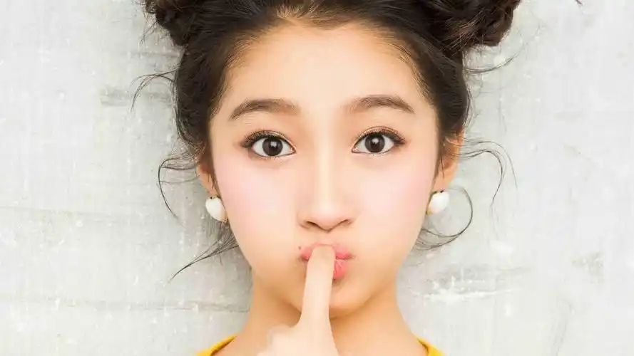 关晓彤演员气质美女明星明星风尚壁纸1