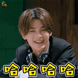 观众频频被幽默的台词逗得开怀大笑90分钟的表演中而是剧中人忠诚与