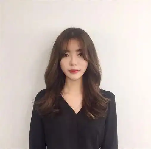 发型|脸大的女生,适合什么样的刘海?