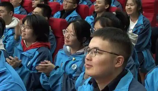 百日誓师为梦而战 战鼓催发春山可望 ----沙湾市第一中学召开高三百日