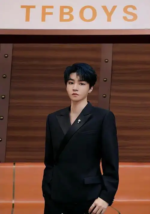 特别是在2021年和2022年这两年中,网上对于tfboys组合三小只合体的