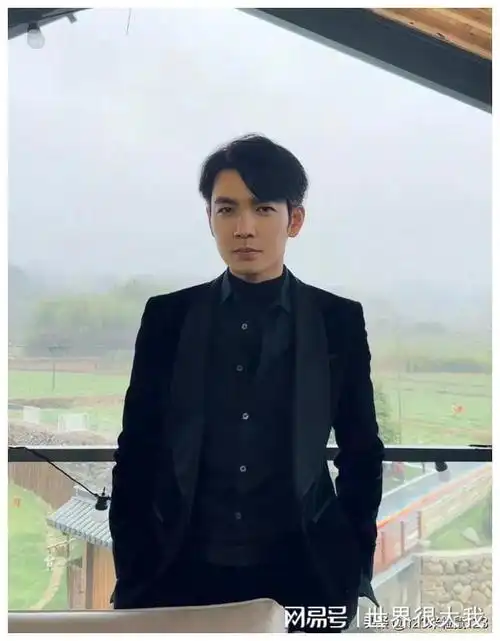 钟汉良近照引热议眼睛凹陷脸又垮昔日小太阳已不在