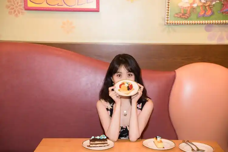 p>李菲儿,1987年10月3日出生于辽宁,中国内地影视女演员,歌手.