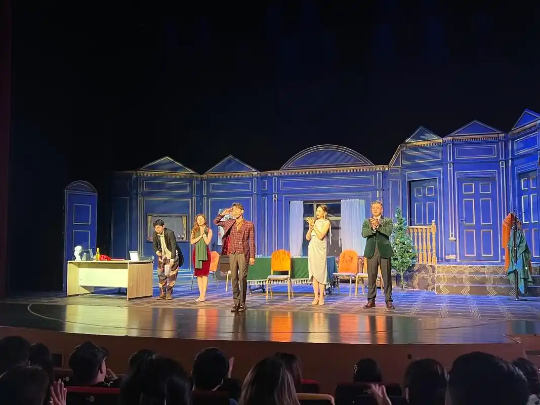 能带给我如此欢乐的也只有开心麻花了.