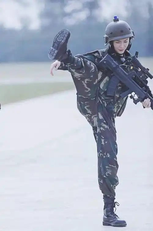 杨幂在拍真正男子汉所谓也是够拼了,够有男子汉的味道了.